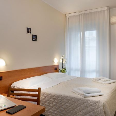 Hotel Pierre Riccione Esterno foto