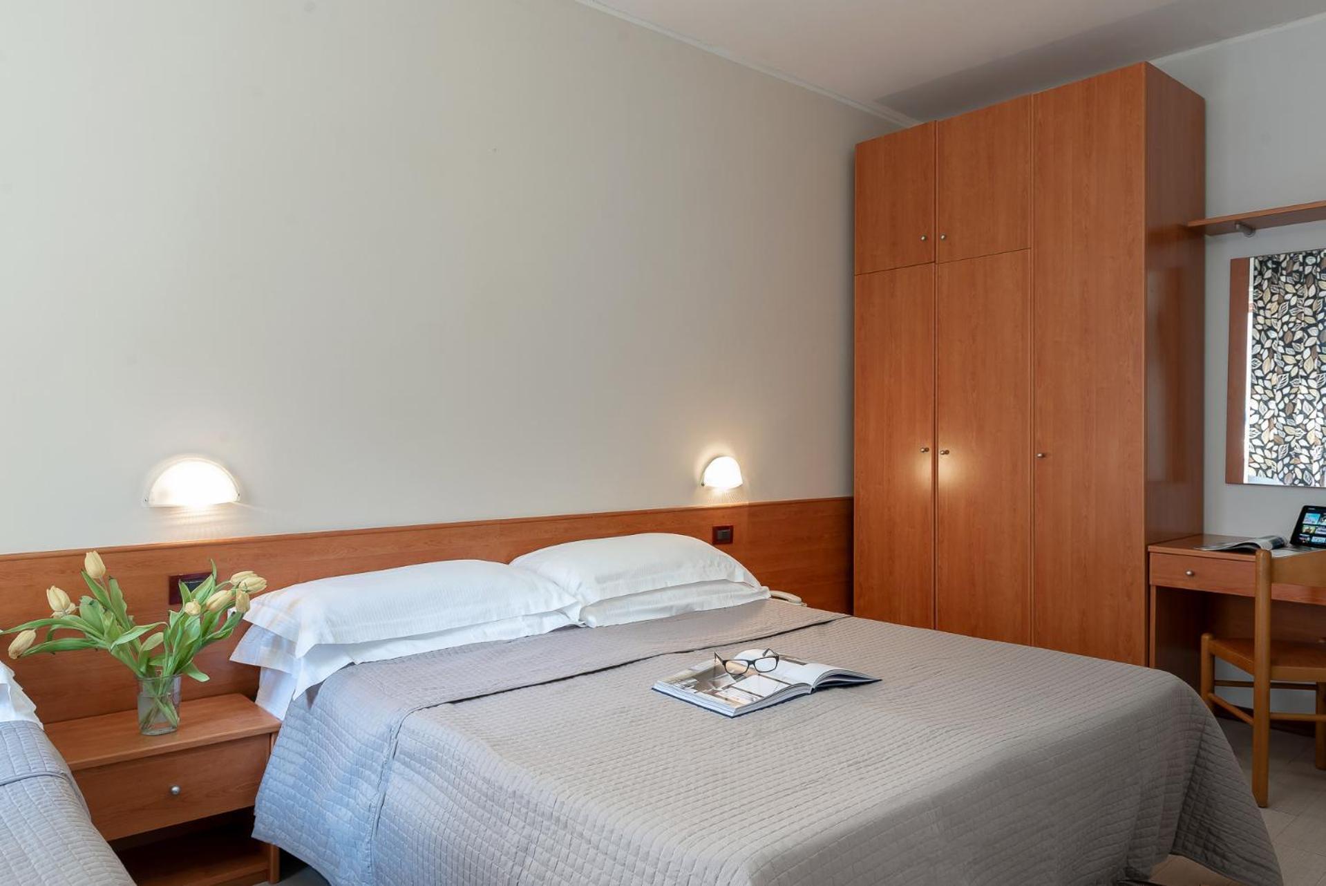 Hotel Pierre Riccione Esterno foto