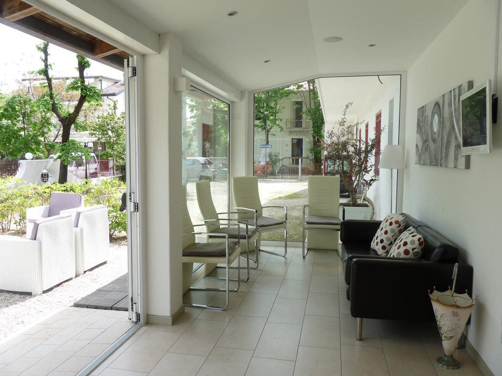 Hotel Pierre Riccione Esterno foto