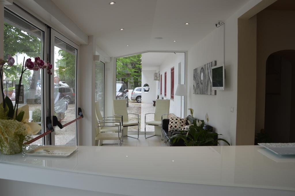 Hotel Pierre Riccione Esterno foto