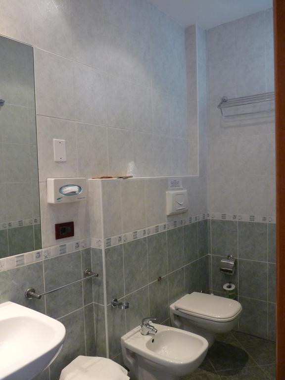 Hotel Pierre Riccione Esterno foto