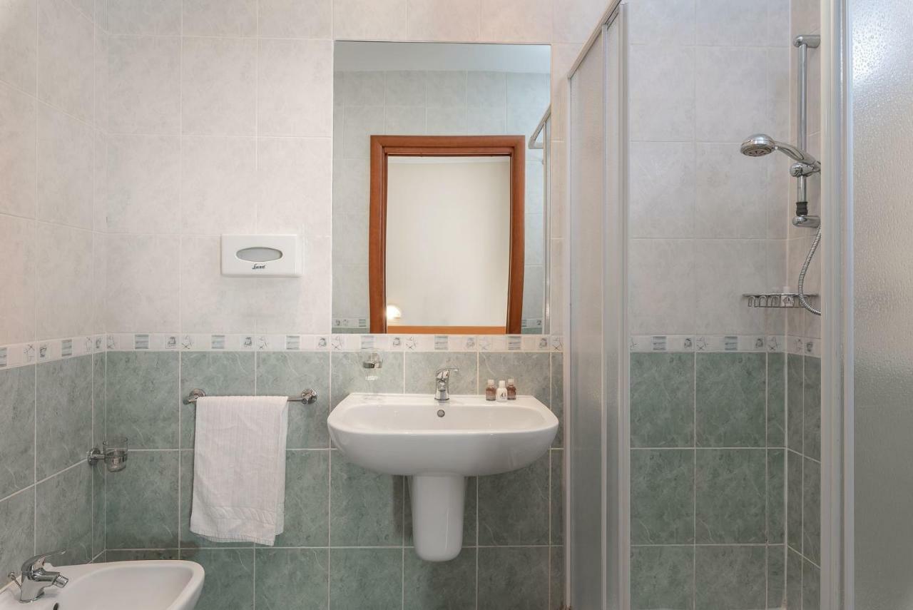 Hotel Pierre Riccione Esterno foto